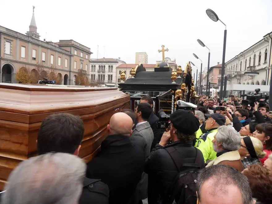 Un momento dei funerali di Moira Orfei, a San Donà del Piave, 18 Novembre 2015. ANSA/ UFFICIO STAMPA/ COMUNE DI VENEZIA