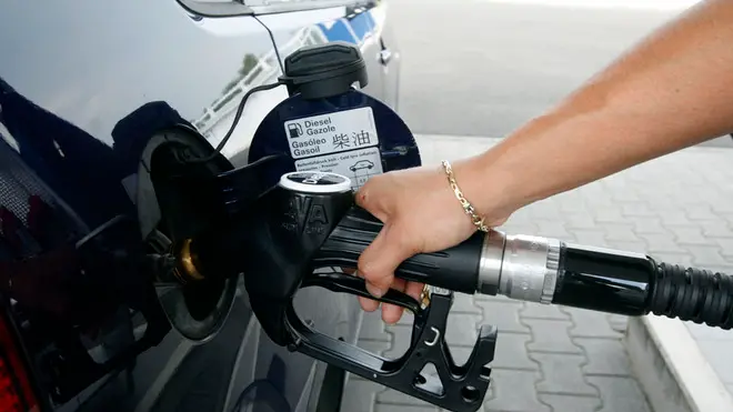 FERRAZZA TREVIGNANO DISTRIBUTORE COSTA CARBURANTI valdobbiadene osteria senza oste cappella maggiore vandali tagliano vigneto trevignano distributori carburante