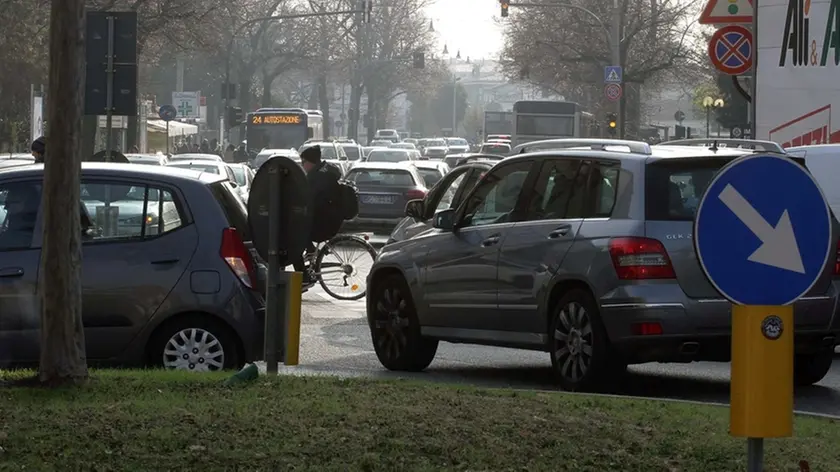 MARIAN - AGENZIA BIANCHI - PADOVA - TRAFFICO IN CITTA'. via giustiniani