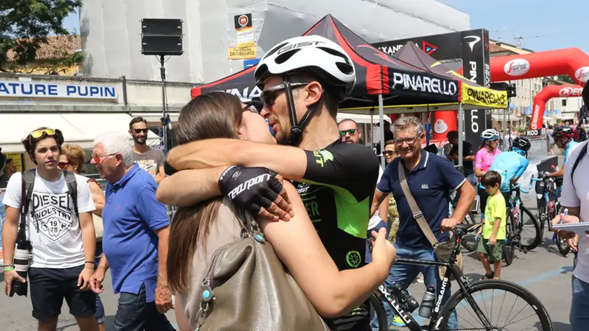 CIPOLLA AG.FOTOFILM TREVISO ARRIVO DELLA GRANFONDO PINARELLO, IN FOTO IL PODIO DELLA GRANFONDO MASCHILE IL VINCITORE ANTONIO SURIAN