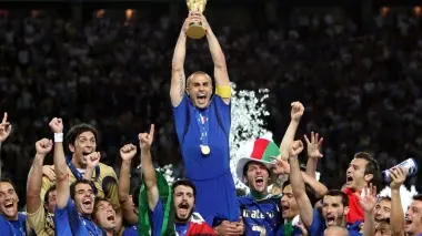 IL RICORDO PIU’ BELLO. Fabio Cannavaro e la Coppa del Mondo, una immagine indimenticabile