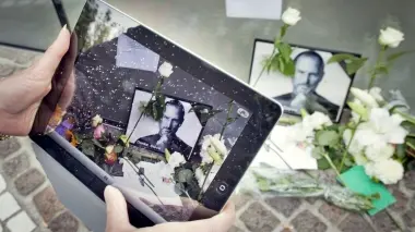 Una foto in memoria di Steve Jobs scattata con l’iPad