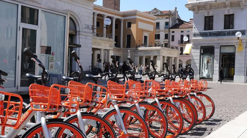 MARIAN - AGENZIA BIANCHI - PADOVA - MOBIKE IN PIAZZA CAVOUR