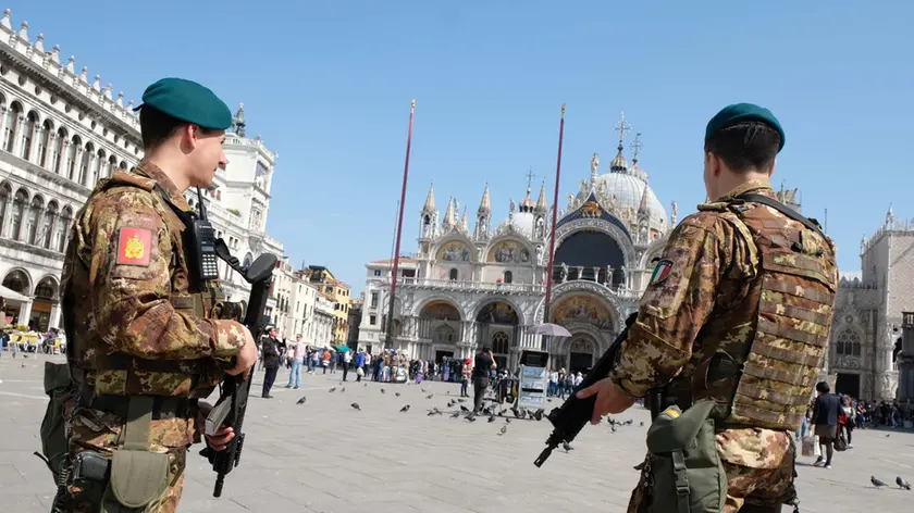 Interpress/ 30.03.2017.- Operazione terrorismo. Controlli delle forze dell'ordine