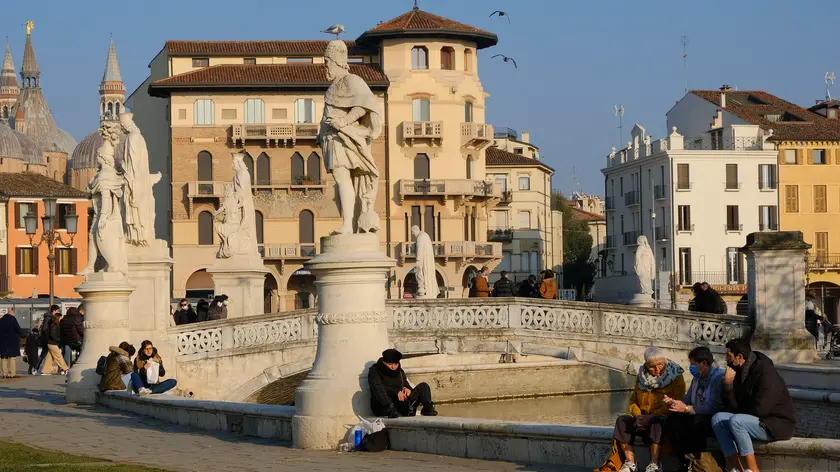TOME-AGENZIA BIANCHI- PADOVA-.PRATO DELLA VALLE- ISOLA MEMMIA- STATUE .