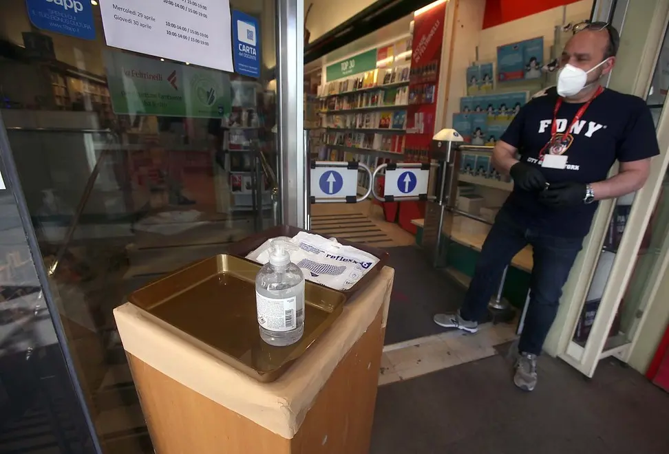 MARIAN -AGENZIA BIANCHI-PADOVA - APERTURA FELTRINELLI