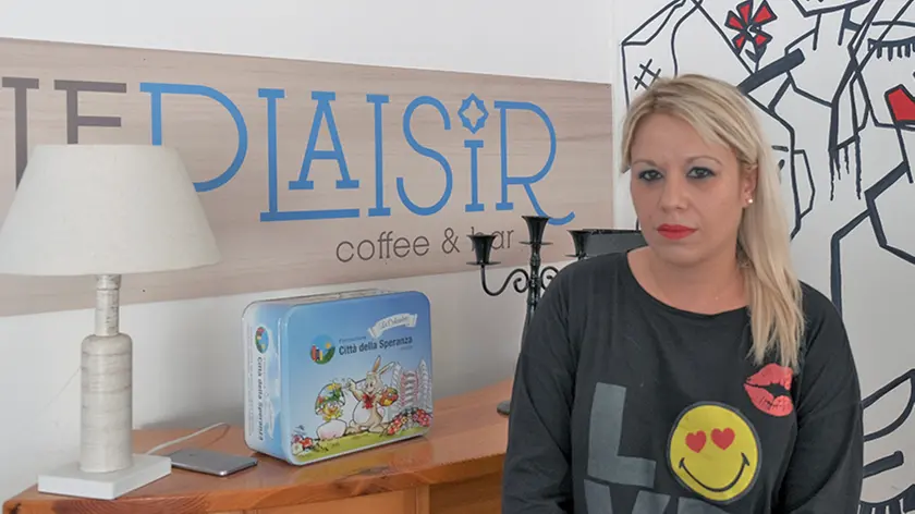 ZUPO-FOTOPIRAN-ABANO TERME-INTERVISTA SIMONA PARLATO BAR PLAISIR