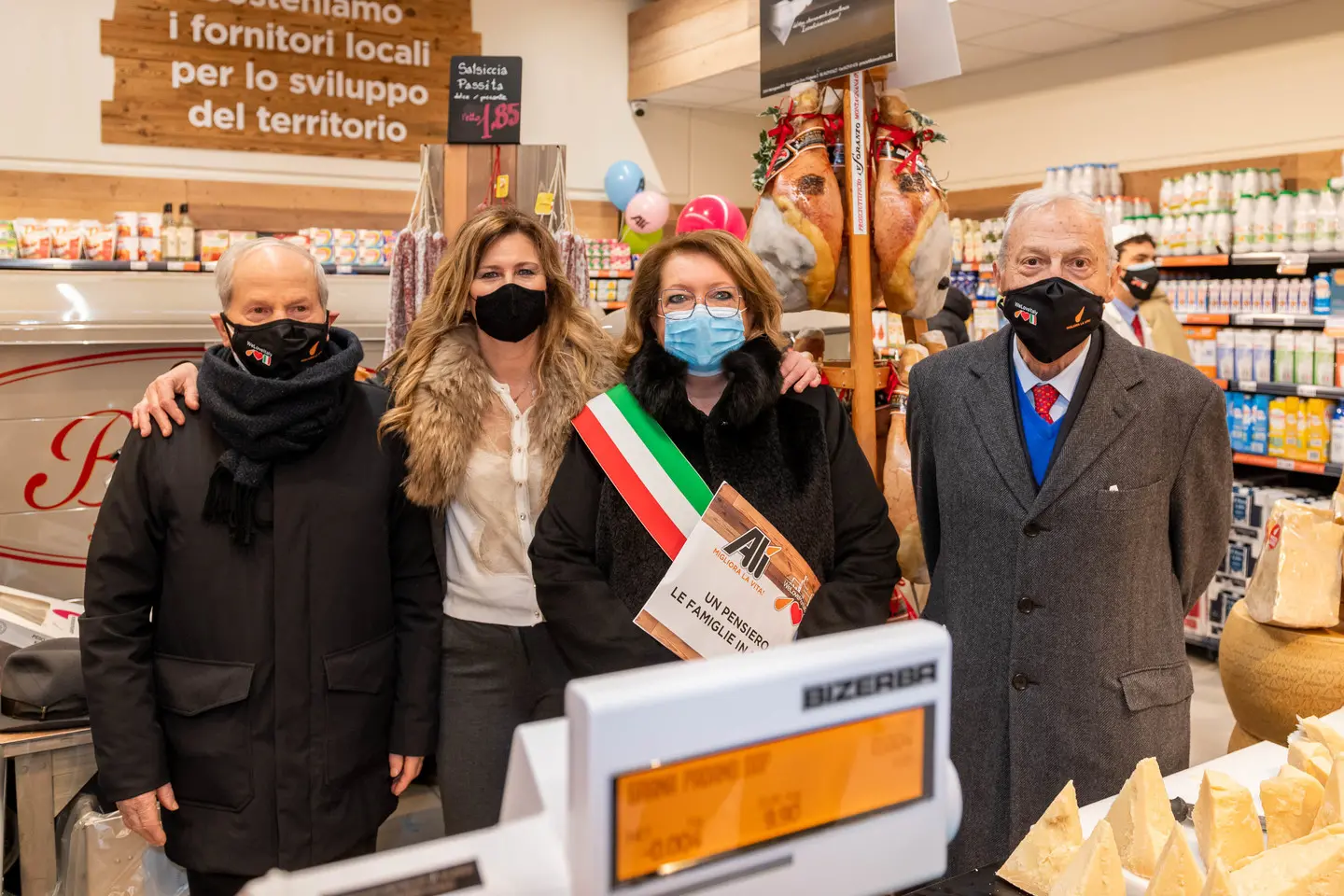 Montagnana (PD), 21 gennaio 2021. Inaugurazione Supermercato Ali a Montagnana. Nella Foto: il sindaco di Montagnana Loredana Borghesan assieme ai fatelli Francesco e Pietro Canella