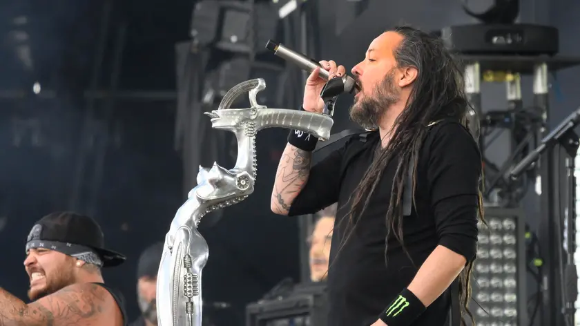epa10016785 US Band Korn performs on stage during the Heavy Metal Rock Festival Copenhell in Copenhagen, Denmark, 16 June 2022. The Copenhell Music Festival runs from 15 to 18 June with international acts performing on four stages. EPA/Torben Christensen DENMARK OUT