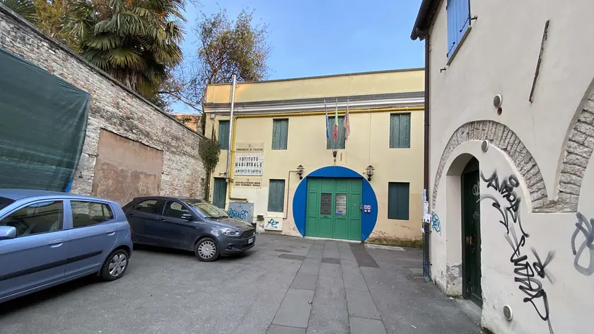 TOME-AGENZIA BIANCHI-PADOVA - ESTERNO DìUCA D’AOSTA