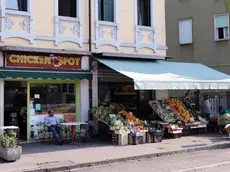 BASCHIERI - AGENZIA BIANCHI - PADOVA - CHICKEN SPOT E FRUTTIVENDOLO