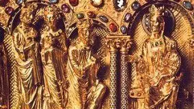 L’arca dei Re Magi nella cattedrale di Colonia e, sopra, la cometa dipinta da Giotto agli Scrovegni