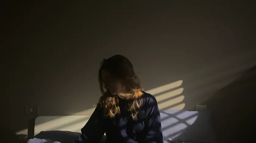 Camilla Dot nel video di Happiness Awaits