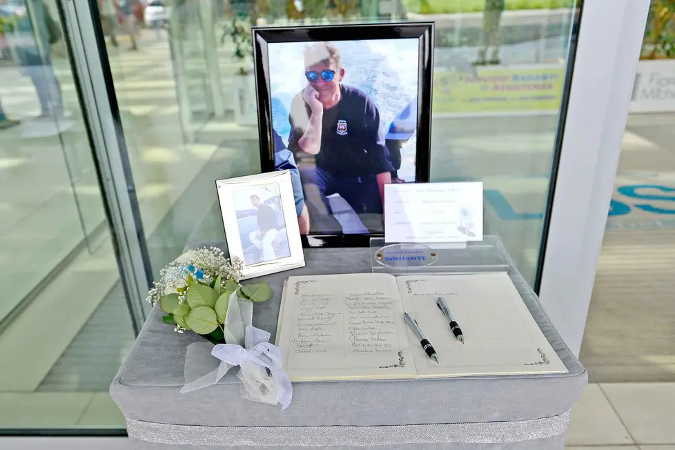 BOTTIN - 21/06/2016 - monselice - funerale del dottor Massimo Arboit nella foto: tavolo delle firme ph zangirolami