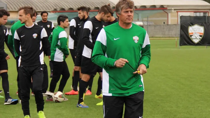 Primo allenamento del Venezia Calcio con l'allenatore Serena al campo del Taliercio - nella foto Serena