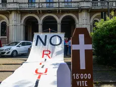 BELLUCO-AGENZIA BIANCHI-PADOVA-MANIFESTAZIONE CONTRO IL CEMENTIFICIO DI MONSELICE IN PIAZZA ANTENORE