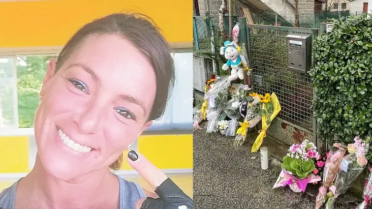 Sara Buratin e i fiori davanti alla casa del massacro