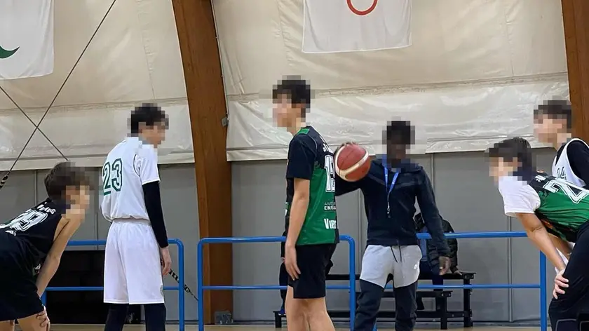 Una partita di basket categoria Under 13 della ProPace Mortise al PalaSavio di via Cardan, a Mortise