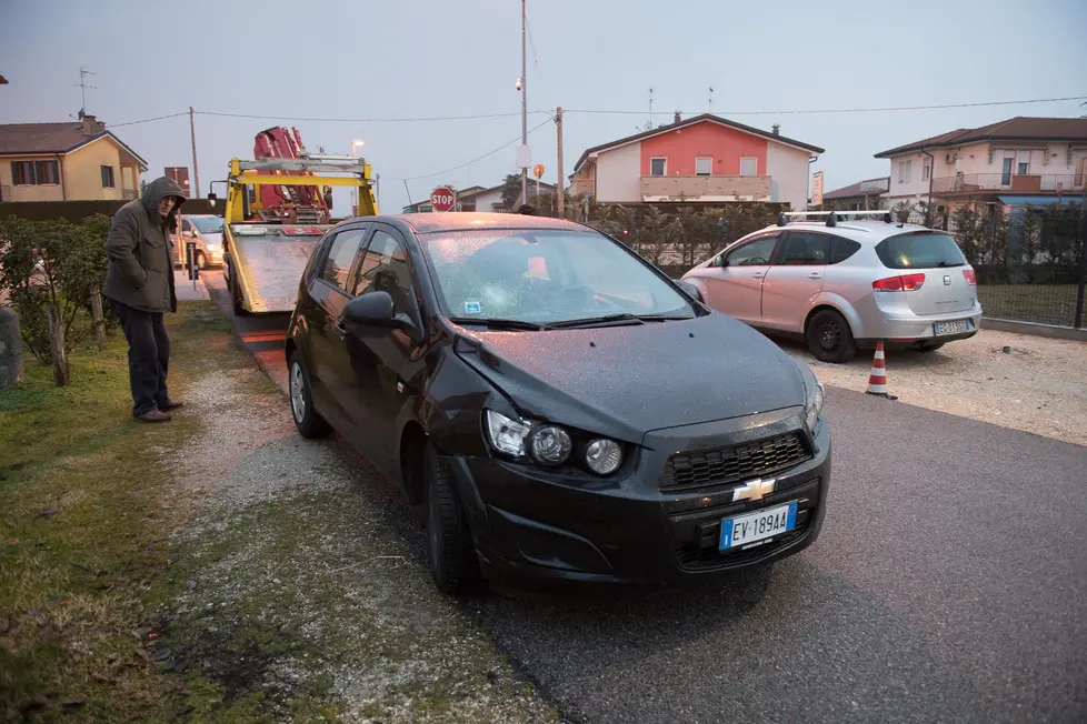 Conselve (PD), 3 gennaio 2017 Incidente mortale Dumitru Alexandrescu in via Palù. Nella foto: la Chevrolet coinvolta