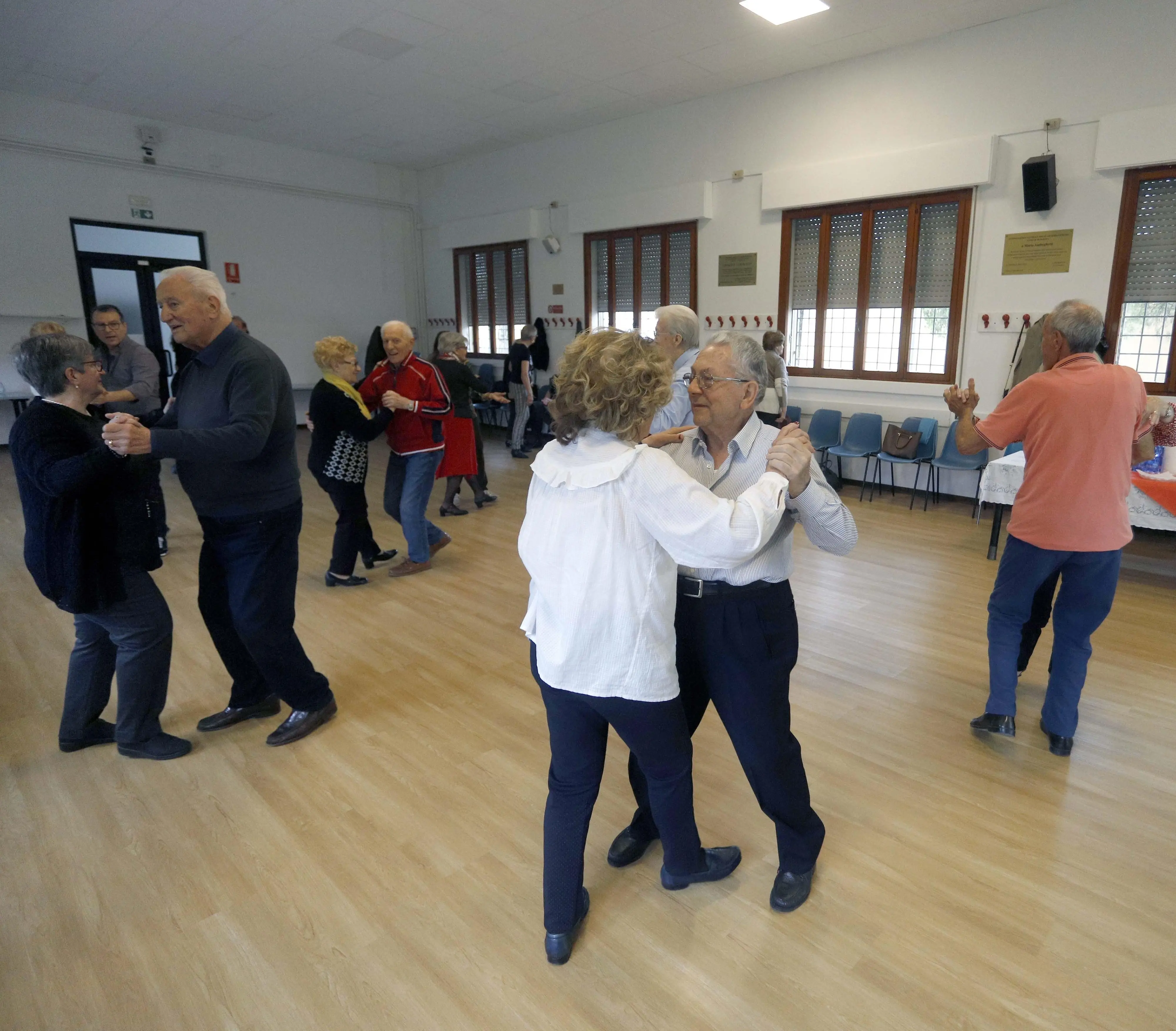 Un pomeriggio danzante al centro anziani