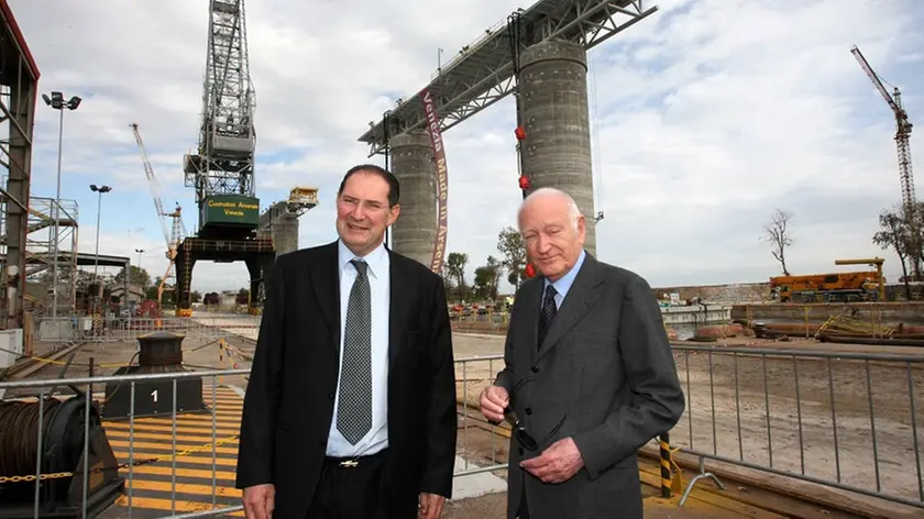 03/10/08 - INAUGURAZIONE ALL'ARSENALE DELLE STRUTTURE DI ORMEGGIO PER IL RIGASSIFICATORE 'ADRIATIC LNG' DI PORTO LEVANTE - GIANCARLO GALAN CON GIOVANNI MAZZACURATI