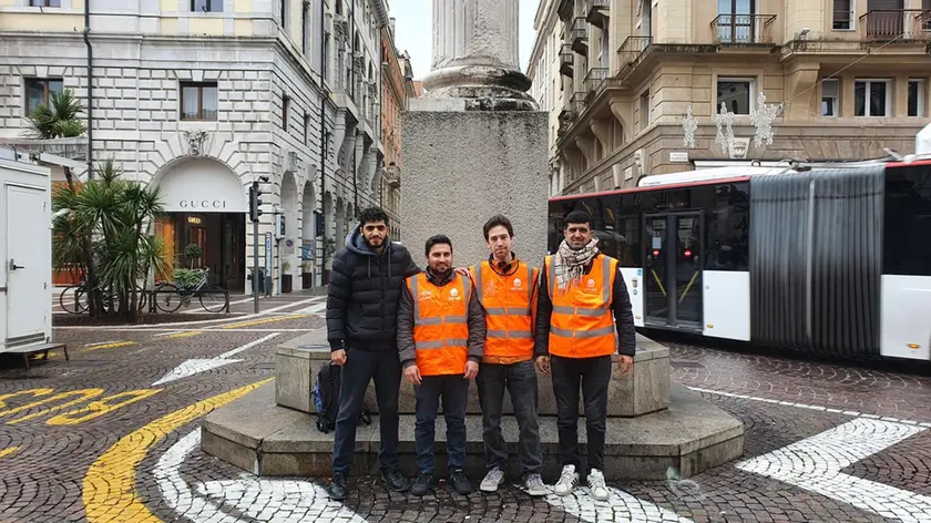 Un gruppo di riders in piazza Garibaldi