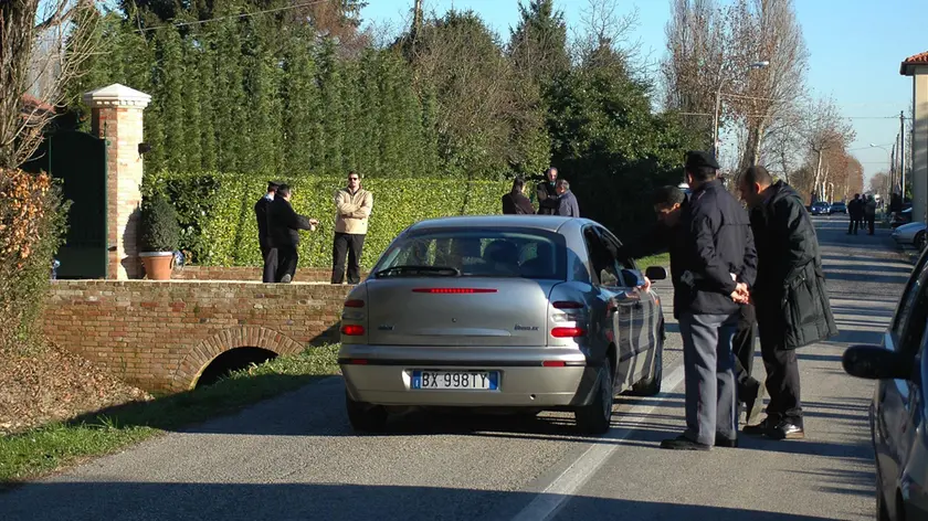 Vigilanza davanti alla villa di Ghedini durante una visita di Berlusconi