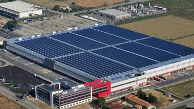 MEGA-LOGISTICA A PARMA Da due anni sono «sbarcati» i padovani Sartori e Pomaro nel consorzio Sincro che raggruppa coop e scarl In alto Luca Barilla, presidente di Number 1 che gestisce piattaforme, depositi e movimentazione per oltre 350 milioni all’anno