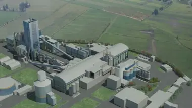 LA NUOVA ITALCEMENTI La fabbrica rinnovata e a destra il dettaglio della torre da 89 metri di altezza