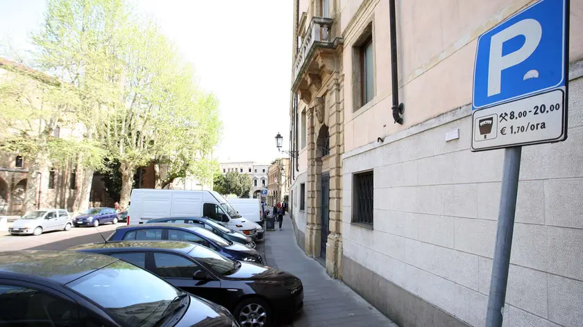 MILANESI - PARCHEGGI A PAGAMENTO - PIAZZA EREMITANI MILANESI - PARCHEGGI A PAGAMENTO