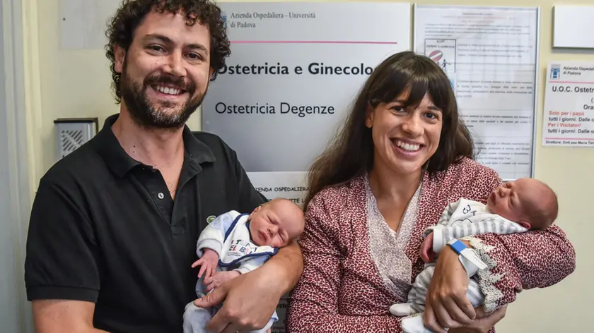 MARIAN-AGENZIA BIANCHI-PADOVA-GEMELLI NATI IN DUE GIORNI DIVERSI. (SEGUE ELVIRA)