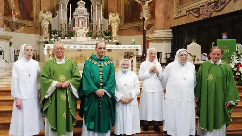 BASCHIERI-FOTOPIRAN-CAMPOSAMPIERO-SALUTO COMUNITA' ALLE SUORE DOROTEE
