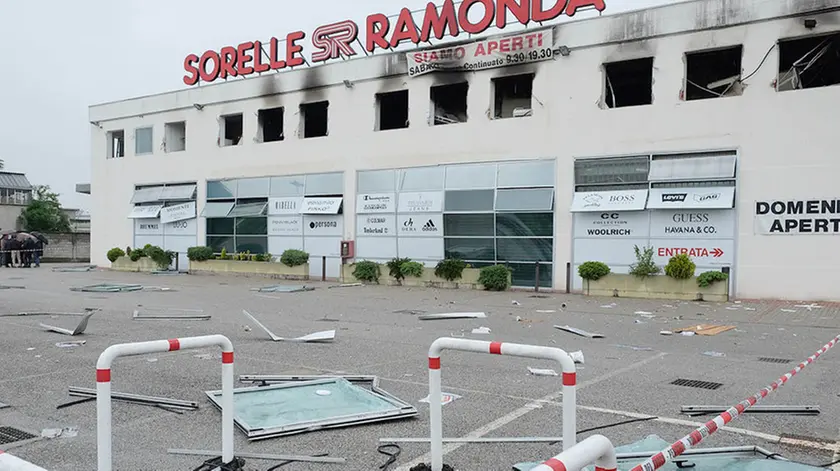 BELLUCO - FOTOPIRAN - SANT'ANGELO DI PIOVE - INCENDIO CAPANNONE SORELLE RAMONDA