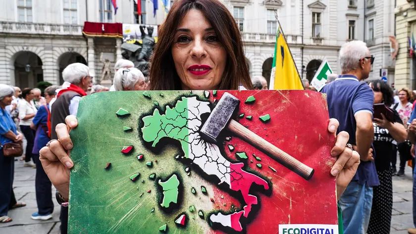 Manifestazione contro l'autonomia