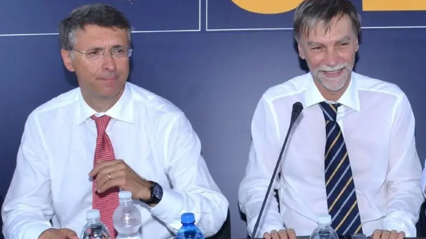 Interpress/Mazzega Morsego Venezia, 23.07.2015.- Sopralluogo ai Cantieri MOSE, boicca di Porto Lido.- Nella foto da sx Luca Zaia, Raffaele Cantone, Graziano Delrio, Franco Gabrielli e Luigi Brugnaro