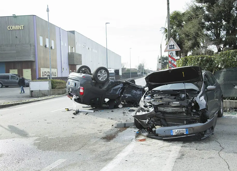 FERRO -FOTOPIRAN - SAN MARTINO DI LUPARI - INCIDENTE STRADALE VIA TOMBOLATA