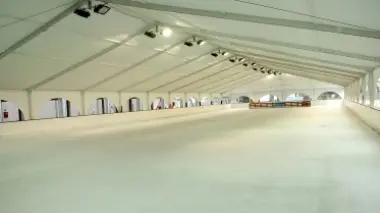 PALAGHIACCIO La pista di pattinaggio al Plebiscito