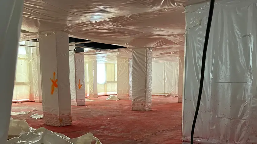 I lavori interni nella palazzina ex Coni per la rimozione dell’amianto