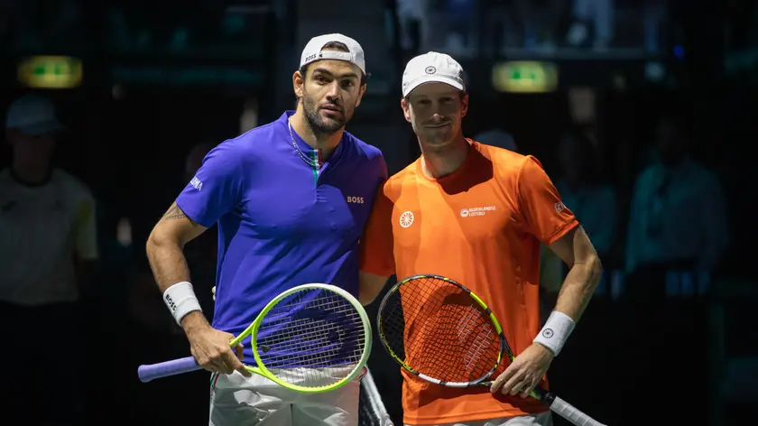 Matte Berrettini e Botic Van de Zanschulp before the match in Bologna/ 15 settembre 2024 ANSA/MAX CAVALLARI