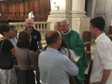 Don Remigio con i suoi parrochiani