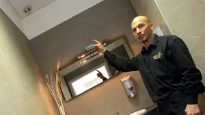 Il barista Mauro Baldan