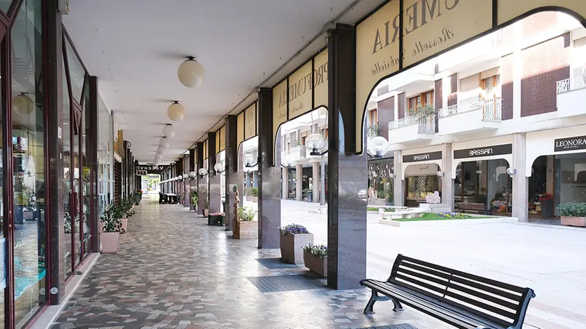 MORSEGO - FOTOPIRAN - ABANO TERME - NEGOZI E VIA JAPPELLI DESERTA CORONAVIRUS