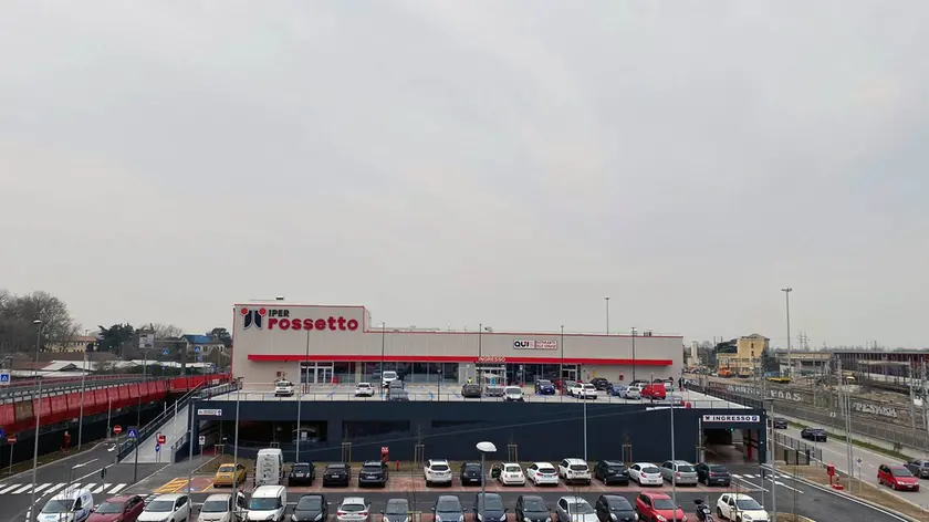 TOME -AGENZIA BIANCHI-PADOVA - APERTURA IPER ROSSETTO