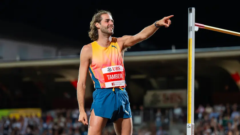 epa11595300 Gianmarco Tamberi of Italy gestures after the men's high jump event at the Gala dei Castelli athletics meeting in Bellinzona, Switzerland, 09 September 2024. EPA/Samuel Golay