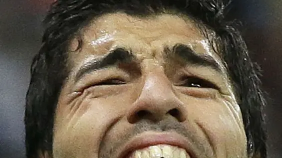 Foto LaPresse.FOTO DI REPERTORIO.11/07/2014.Suarez-Barcellona, è ufficiale......Uruguay's Luis Suarez celebrates after scoring his side's second goal during the group D World Cup soccer match between Uruguay and England at the Itaquerao Stadium in Sao Paulo, Brazil, Thursday, June 19, 2014. (AP Photo/Matt Dunham)