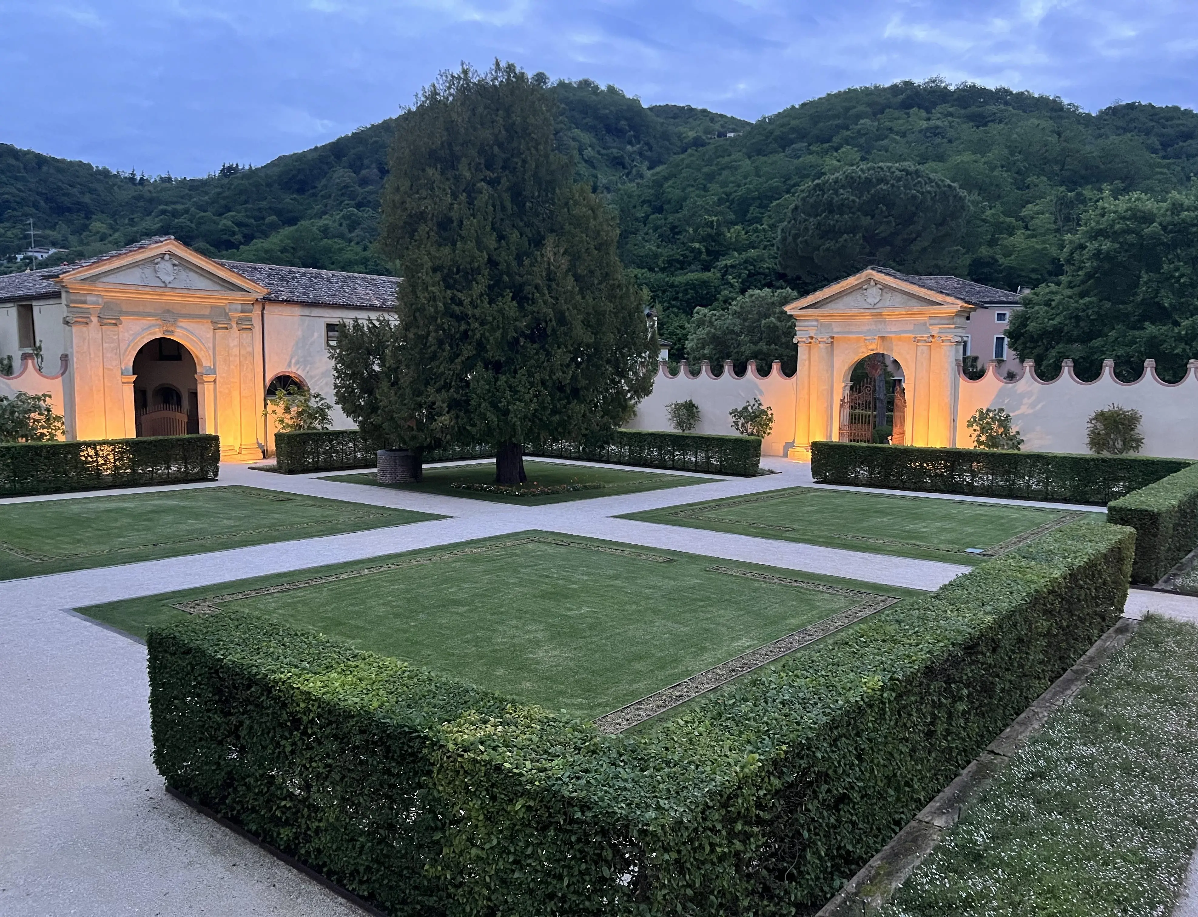 Il giardino all'italiana di Villa dei Vescovi