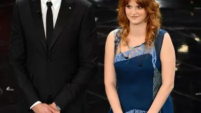 Stefano Tempesta e Chiara sul palco del teatro Ariston durante la prima serata del Festival di Sanremo, 12 febbraio 2013. ANSA/CLAUDIO ONORATI