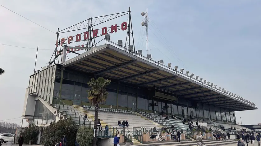 Dietro le tribune dell’ippodromo “Le Padovanelle” dovrebbe sorgere un grande centro per il padel