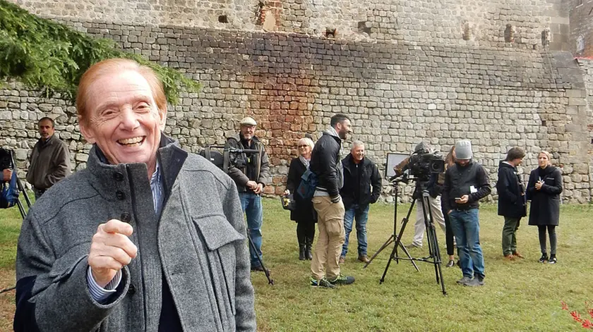 BELLUCO.Monselice(PD), 18.11.2015.Trasmissione RAI "Sereno Variabile" in cittˆ.PH. ZANGIROLAMI.Nella foto: Osvaldo Bevilacqua davanti al castello