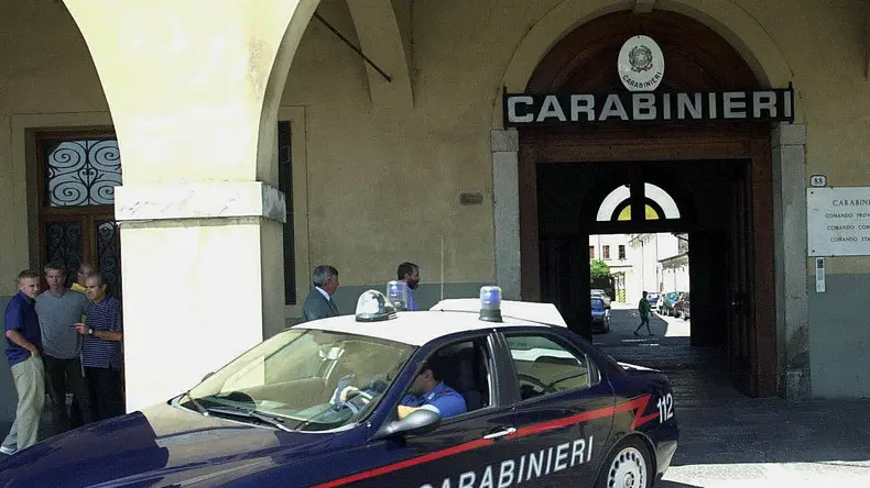 PD 09/98/2000 RESTELLO GM - CARABINIERI X CONF. STAMPA RECUPERO ECSTASY.MALAGOLI.USCITA DI UNA PATTUGLIA